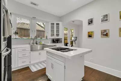 307 N Edgefield Avenue, Dallas, TX 75208 - Photo 13