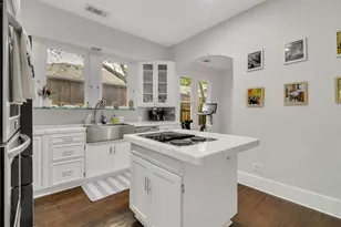 307 N Edgefield Ave, Dallas, TX 75208 - Photo 13