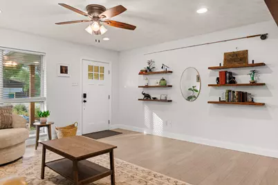 704 W Elizabeth Drive, Robinson, TX 76706 - Photo 3