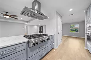 12408 Cedar Bend Dr, Dallas, TX 75244 - Photo 19