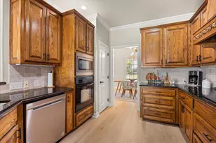 6300 Bellevue Ct, Granbury, TX 76049 - Photo 13