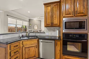 6300 Bellevue Ct, Granbury, TX 76049 - Photo 15