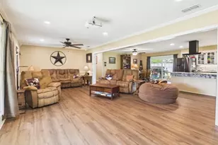 409 N Elm St, Frankston, TX 75763 - Photo 3