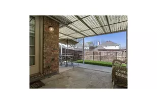 2127 Dover Dr, Carrollton, TX 75006 - Photo 9