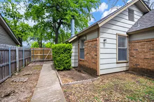 1108 W Houston St, Sherman, TX 75092 - Photo 3