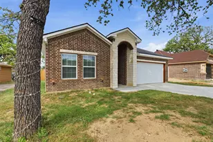 2611 Hunting Dr, Fort Worth, TX 76119 - Photo 1