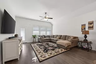 237 Jefferson Ln, Fate, TX 75189 - Photo 5