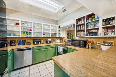 2204 Park Springs Court, Arlington, TX 76013 - Photo 9