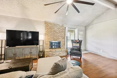 2204 Park Springs Court, Arlington, TX 76013 - Photo 7