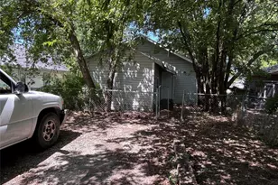 615 S Throckmorton St, Sherman, TX 75090 - Photo 25