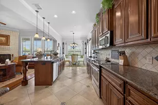 1108 Burkburnett Dr, Weatherford, TX 76087 - Photo 9