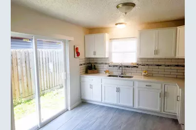 10379 Limestone Drive, Dallas, TX 75217 - Photo 3