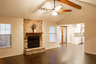 3616 Sandhurst Dr, Arlington, TX 76001 - Photo 3