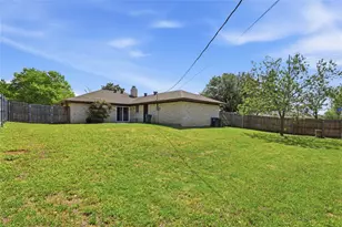 1910 Green Meadow Ct, Arlington, TX 76013 - Photo 17