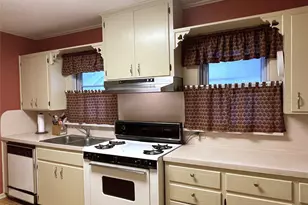 421 S 8th Ave, Teague, TX 75860 - Photo 17