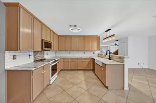 2540 Blue Myrtle Way, Dallas, TX 75212 - Photo 11