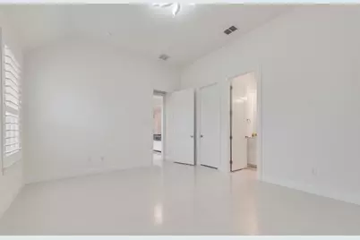 1424 Silent Springs Drive, Fort Worth, TX 76052 - Photo 35