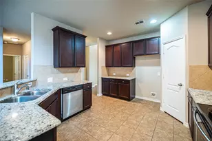 1913 Christopher Creek Dr, Little Elm, TX 75068 - Photo 9