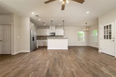 405 Titus Drive, Springtown, TX 76082 - Photo 11