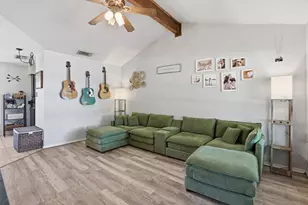 4041 Country Meadows Cir, Granbury, TX 76049 - Photo 3