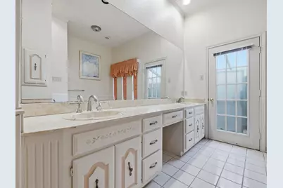 10211 Shadow Way, Dallas, TX 75243 - Photo 17