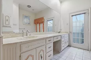 10211 Shadow Way, Dallas, TX 75243 - Photo 17