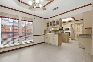 10211 Shadow Way, Dallas, TX 75243 - Photo 11