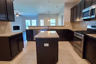 929 Lake Woodland Dr, Little Elm, TX 75068 - Photo 5