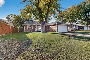 932 Freestone Dr, Arlington, TX 76017 - Photo 5