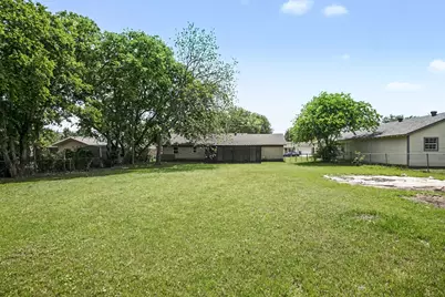 821 E Bovell Street, Crowley, TX 76036 - Photo 19