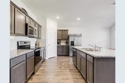 945 English Drive, Aubrey, TX 76227 - Photo 11