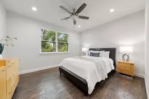 4028 Courtshire Dr, Dallas, TX 75229 - Photo 29
