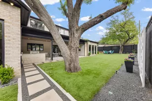 4028 Courtshire Dr, Dallas, TX 75229 - Photo 29