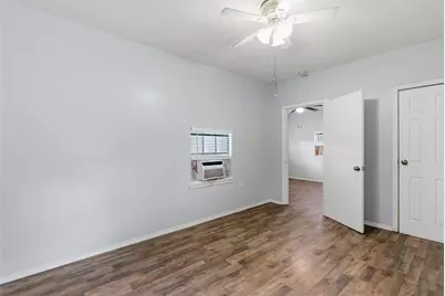 127 E Walker Street, Denison, TX 75021 - Photo 9