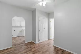 127 E Walker St, Denison, TX 75021 - Photo 11