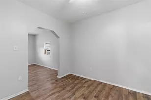 127 E Walker St, Denison, TX 75021 - Photo 5