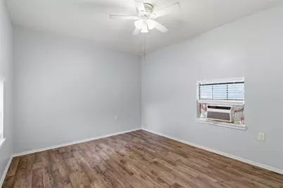 127 E Walker Street, Denison, TX 75021 - Photo 15