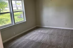 379 S Center St, Gladewater, TX 75647 - Photo 9