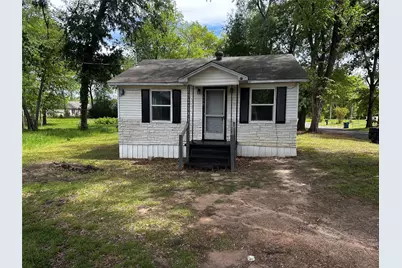 379 S Center Street, Gladewater, TX 75647 - Photo 1