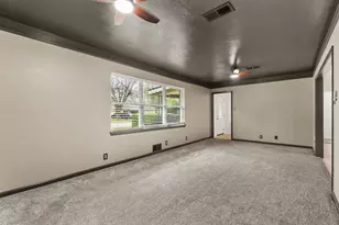 7324 Oakland Ln, North Richland Hills, TX 76180 - Photo 7