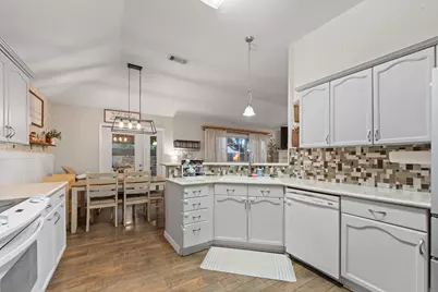 4804 Barberry Drive, Fort Worth, TX 76133 - Photo 9