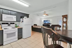 210 Hilltop Cir, Blue Ridge, TX 75424 - Photo 17