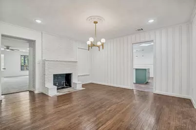 1018 W Avenue F, Garland, TX 75040 - Photo 3