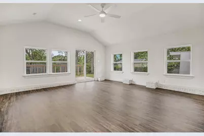 1018 W Avenue F, Garland, TX 75040 - Photo 13