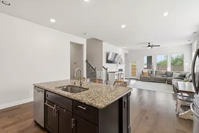 2109 Falcon Ridge Drive, Mansfield, TX 76063 - Photo 9