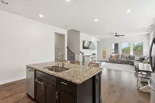 2109 Falcon Ridge Dr, Mansfield, TX 76063 - Photo 9