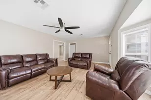 713 E Franklin St, Hillsboro, TX 76645 - Photo 5