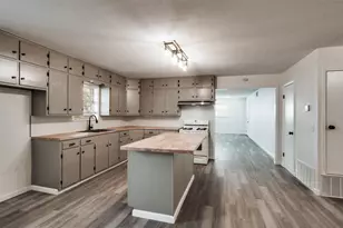 411 N 5th Ave, Munday, TX 76371 - Photo 11