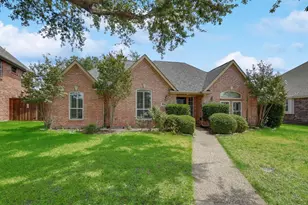 1052 Village Pkwy, Coppell, TX 75019 - Photo 3