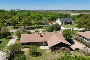 5528 Woodland Hills Dr, Denton, TX 76208 - Photo 3